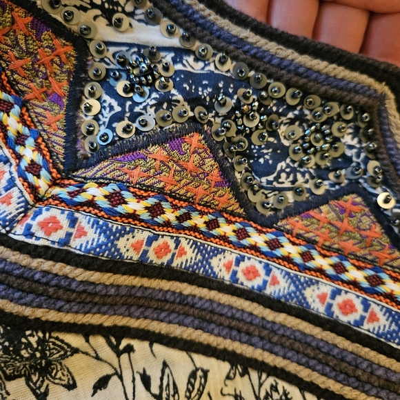 Akemi & Kin Top - Picture 4 of 8